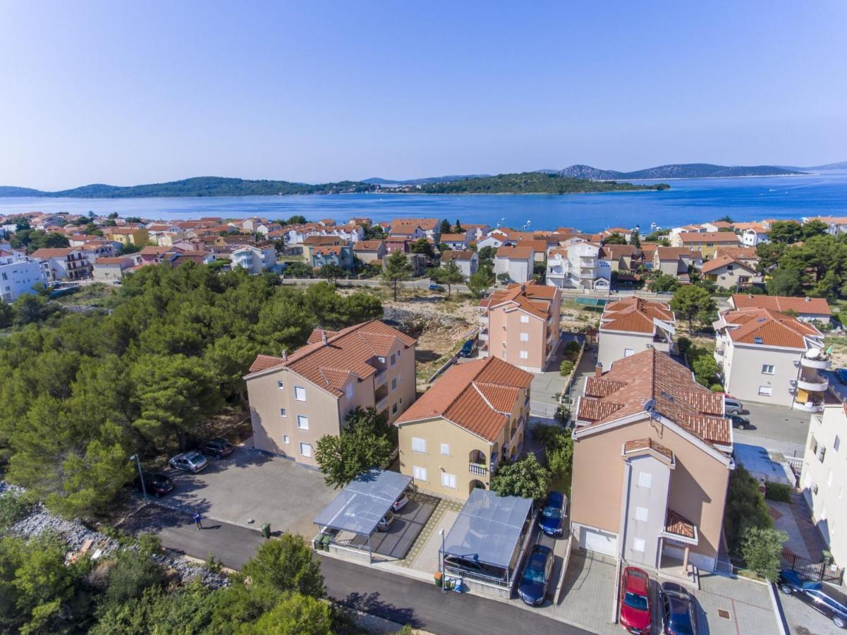 Apartments Dalibor Vodice Extérieur photo