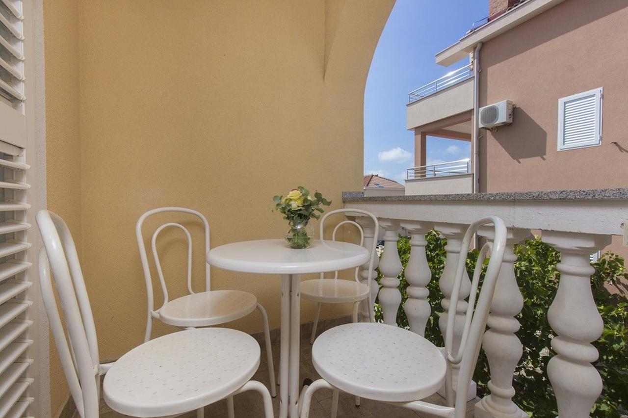 Apartments Dalibor Vodice Extérieur photo