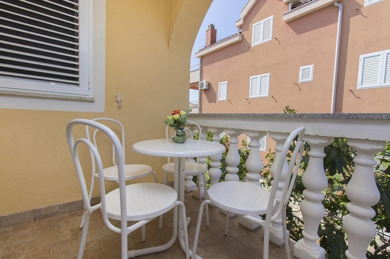 Apartments Dalibor Vodice Extérieur photo